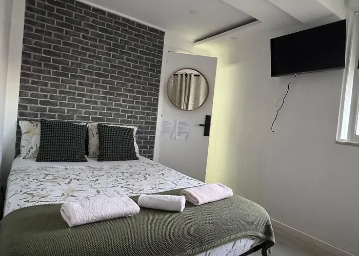 Airport Room