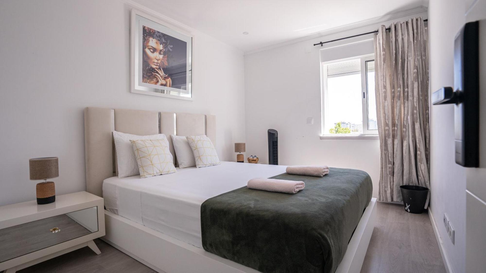 Airport Apartment *